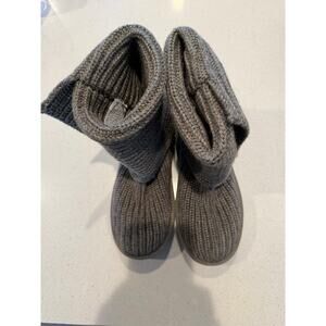 UGG Classic Cardy Knit Boot in Gray Size 6
